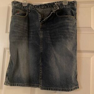 Cute gently worn American Eagle blue Jean shirt❣️